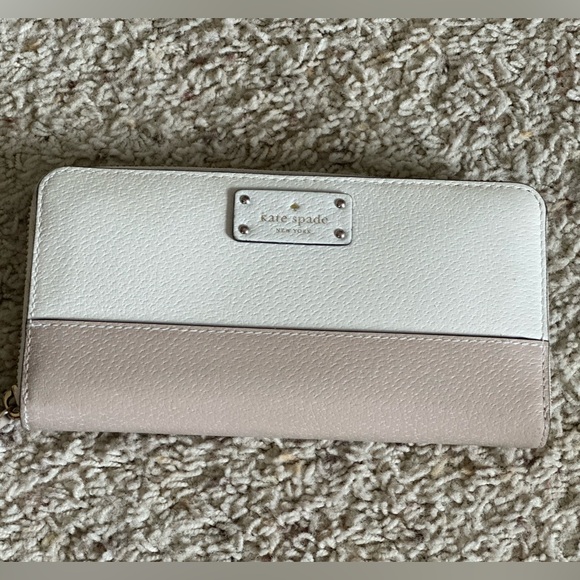 Kate Spade Cream and Tan zip wallet - Picture 1 of 3